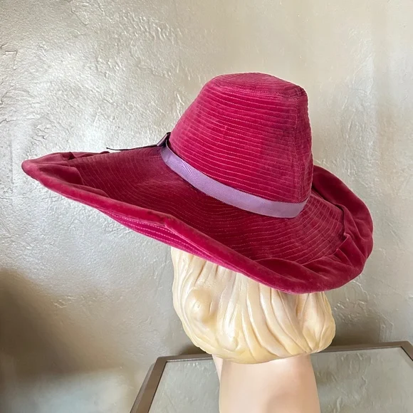 GORGEOUS 1930s\' FUCHSIA VELVET WIDE BRIM HAT + LAVENDER GROSGRAIN TRIM GORGEOUS 1930s main image 2